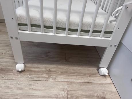 Detská postieľka z masívu, šírka (cm): 60,dĺžka (cm): 120