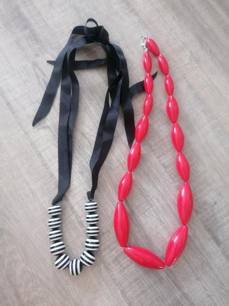 Náhrdelníky retro, oriflame