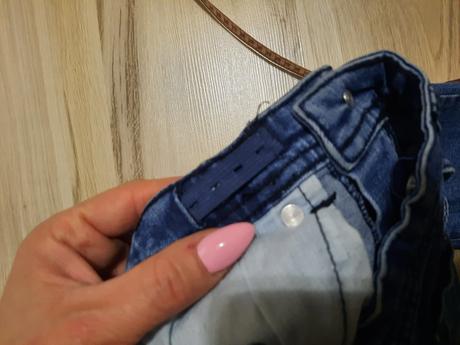 Oblúbené rifliky 134-140, sinsay,134