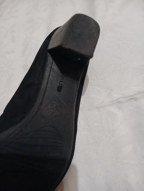 Čierne kožené poltopánky  veľ 40., 40