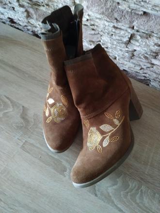 Dámske kotníkové čižmičky 39, baťa,39