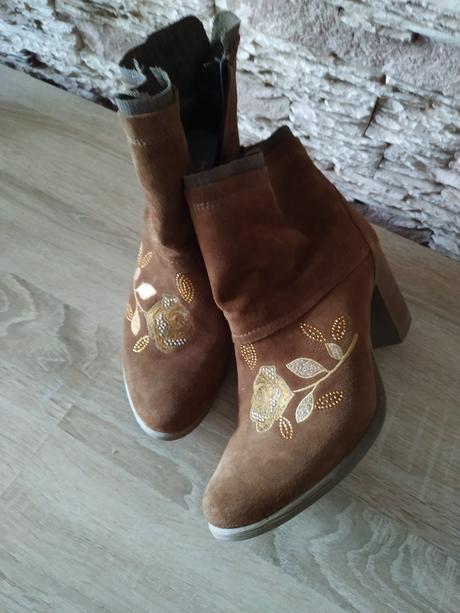 Dámske kotníkové čižmičky 39, baťa,39