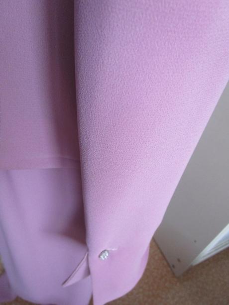 3087. spol. šaty, 50