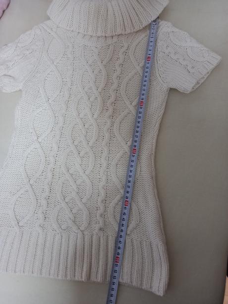 Sveter s krátkymi rukávkmi, 122