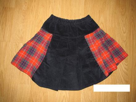 Menčestrová červeno-čierna sukňa v. 116, 116