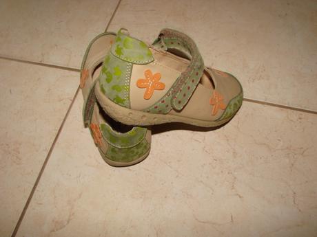 Nádherné sandálky, 29