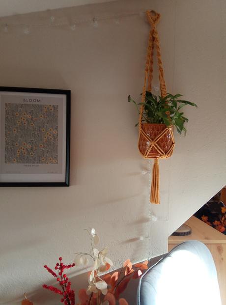 Staroružový závesný kvetináč, 