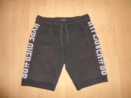 Cierne teplakove kratasy, s