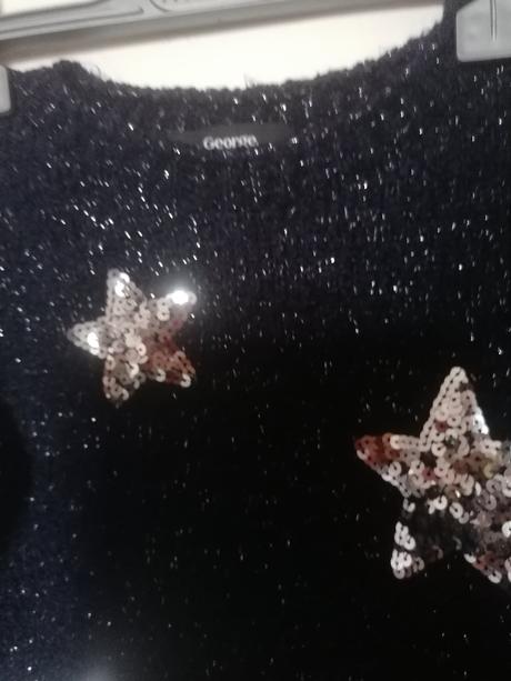 Teplucky pulover s trblietavými hviezdami, 122