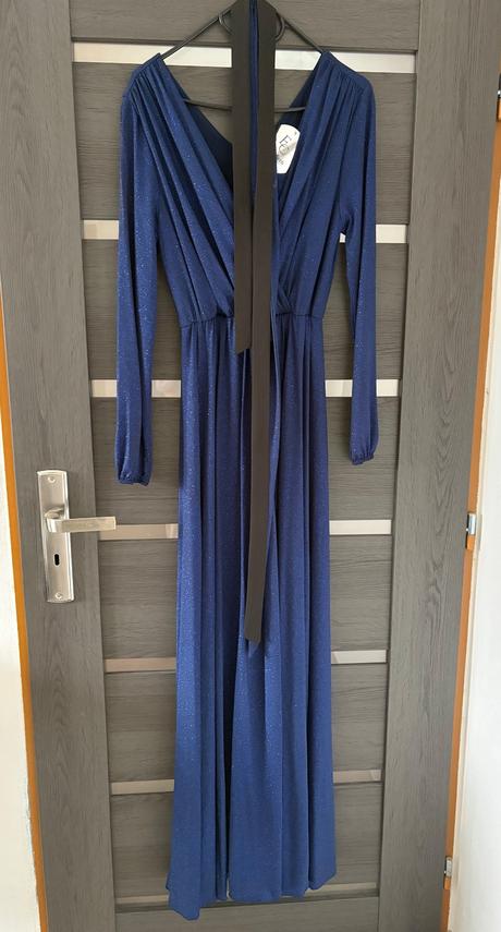 Tmavomodré šaty s trblietkami v xl aj xxl, l