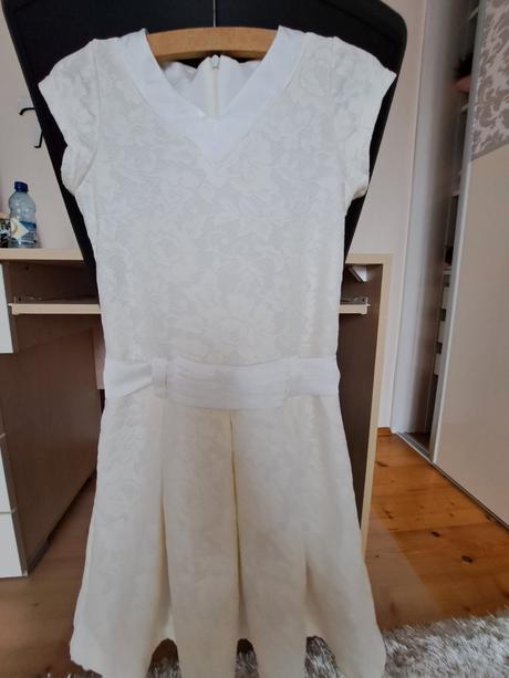 Kremové čipkované šaty, 128