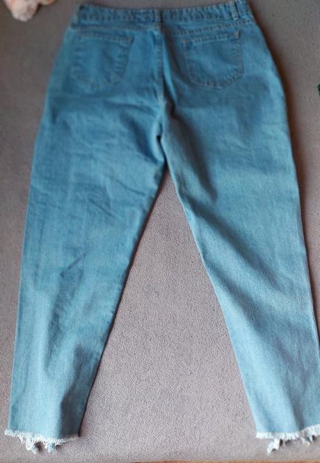 Nohavice s dierami, m