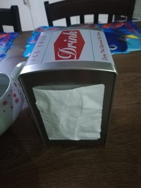 Rôzne (stojan ná servítky, váza),