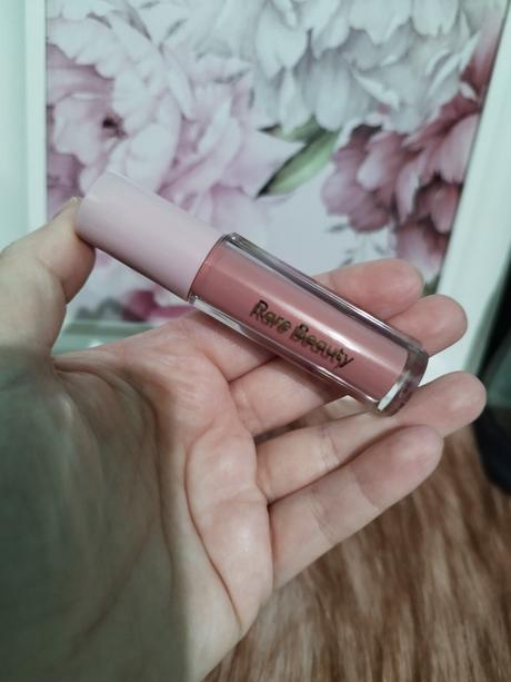 Rare beauty - tekutý očný tieň, 