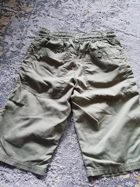 Prijemne bavlnene kratasy vo farbe navy, h&m,128