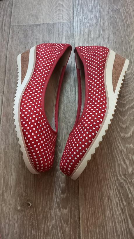 Nové červené bodkované baleríny lodičky vel 41, rieker,41