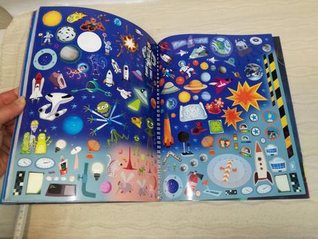 The space creativity book + stickers wi19,