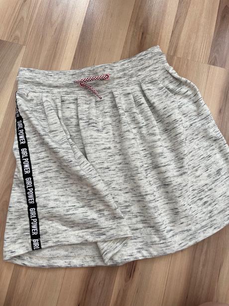 Sportova teplakova sukna, kik,146