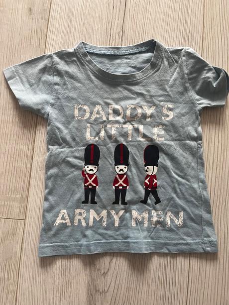 Balík kratkorukavovych tričiek na donosenie, 86–98