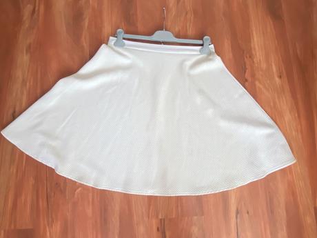 Biela zvonova sukna, reserved,m