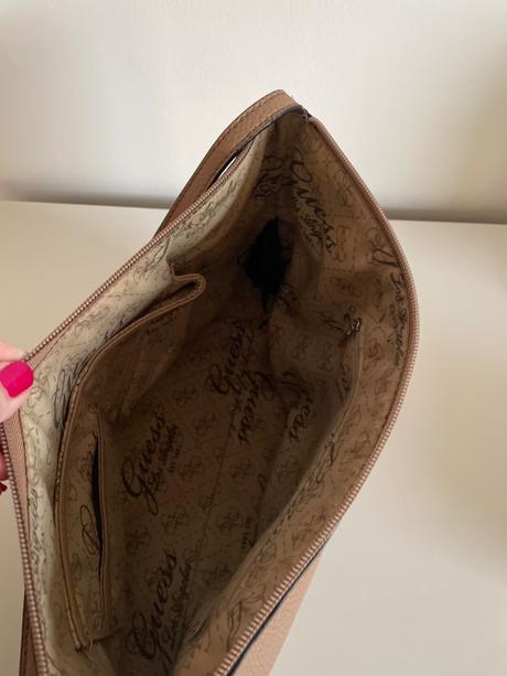 Kabelka guess bezova, guess