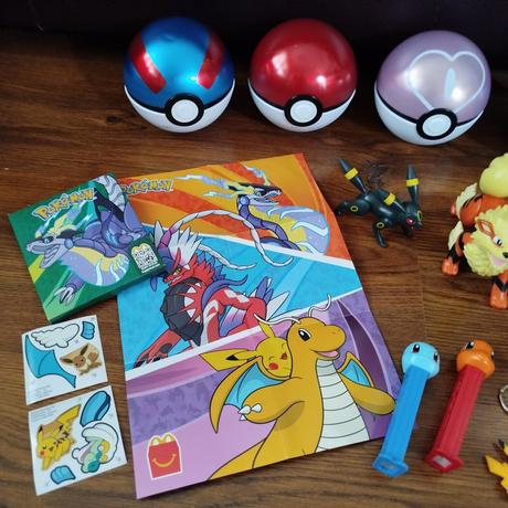 Balík hračiek pokémon,