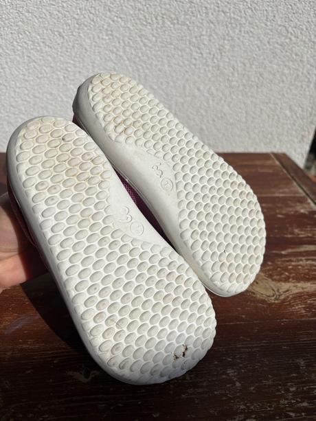 Be lenka tenisky, be lenka,27