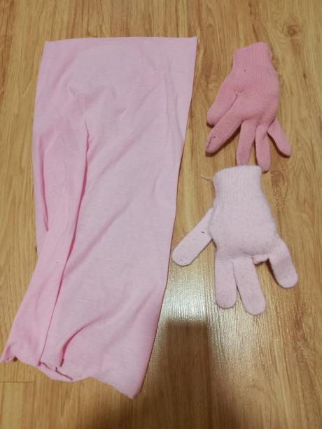 Nakrcnik a rukavoce, 134