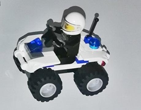 Lego city policajne auticka,