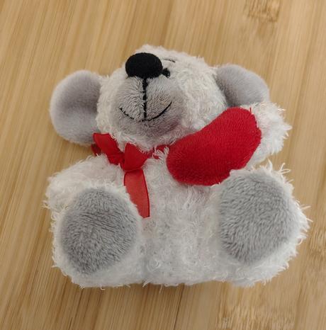 Plyšová bielo sivá myška so srdiečkom, 11 cm, 