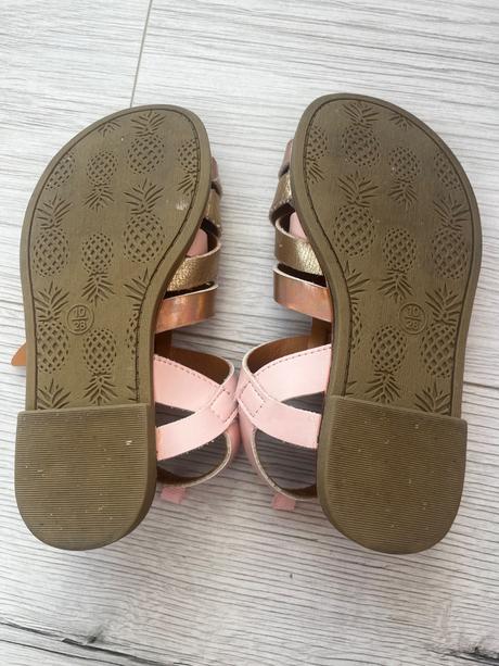 Ružovo-zlaté sandálky pre malú princeznú, f&f,28