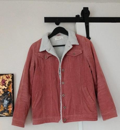 Mencestrova bunda, reserved,s