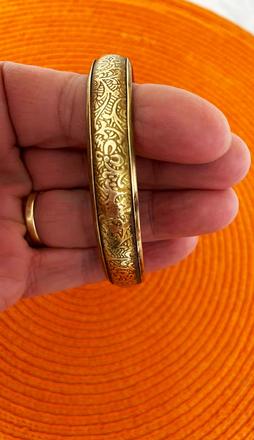 Starožitný gravírovaný náramok, 