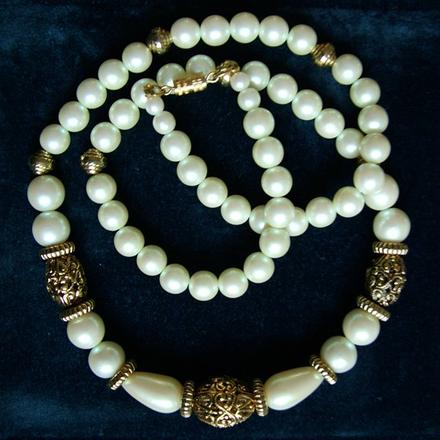 Perlový náhrdelník,