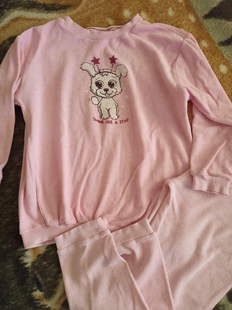 Pyžamá, lupilu,122