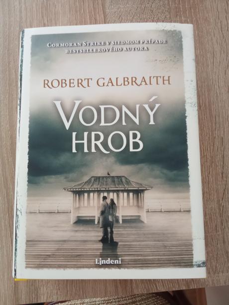 Robert galbraith - vodný hrob + darček, 