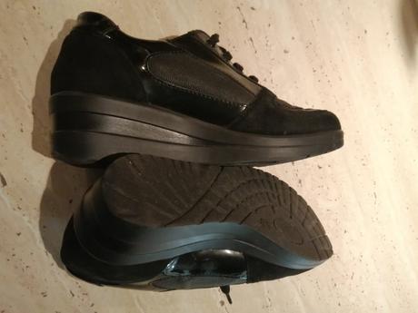 Čierne mokasiny, 37