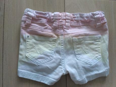 Kraťasy a regulovateľným pásom, 104