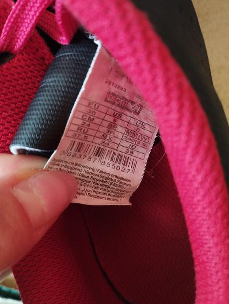 Halovky, topánky na telesnú výchovu, decathlon,38