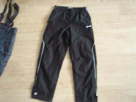 Tepláky (pribalím kraťasy), 122