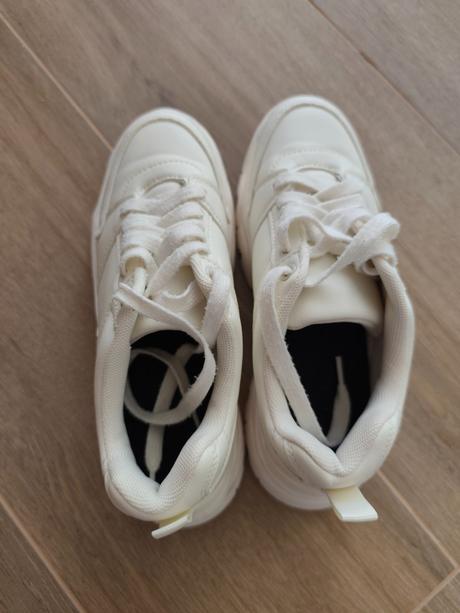 Tenisky zara top stav s vyššou podrážkou, zara,35