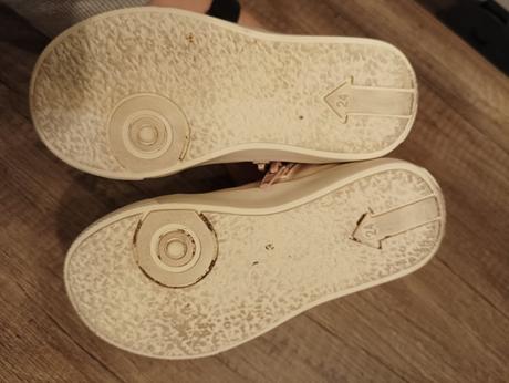 Velmi zachovale topanky pre dievcatko, 24