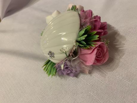 Mydlova kytica v mušli, 