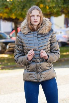 Dámska krátka vetrovka mayo chix brivia, guess,l / m / s