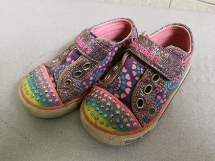 Svietiace 21, skechers,21