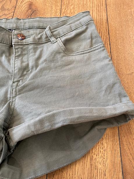 Olivové kraťase, šortky, takko,164