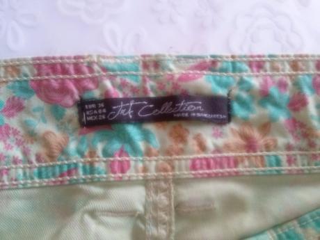 Kraťasky kvetinové zn. stradivarius /36, stradivarius,xs