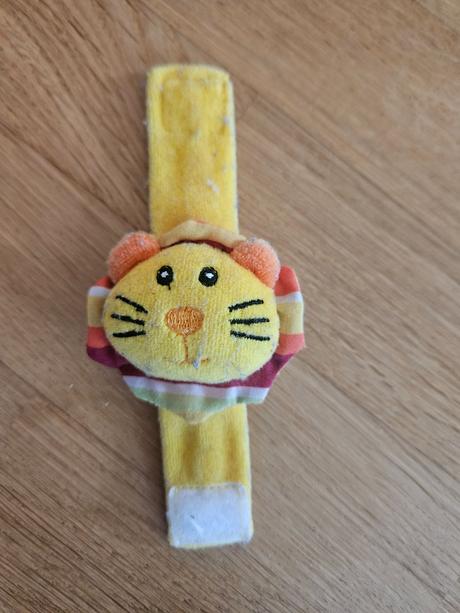 Lilliputiens hrkajúci náramok na nôžku / rúčku, 