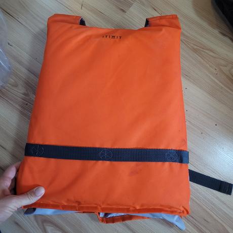 Vesta na loď či paddleboard, 