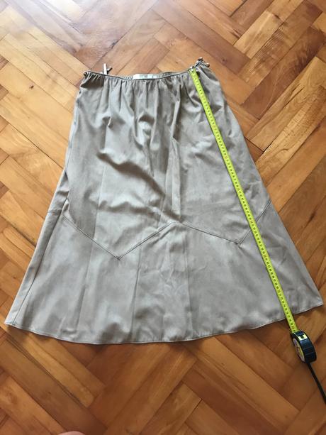 Krásna béžová sukňa, m